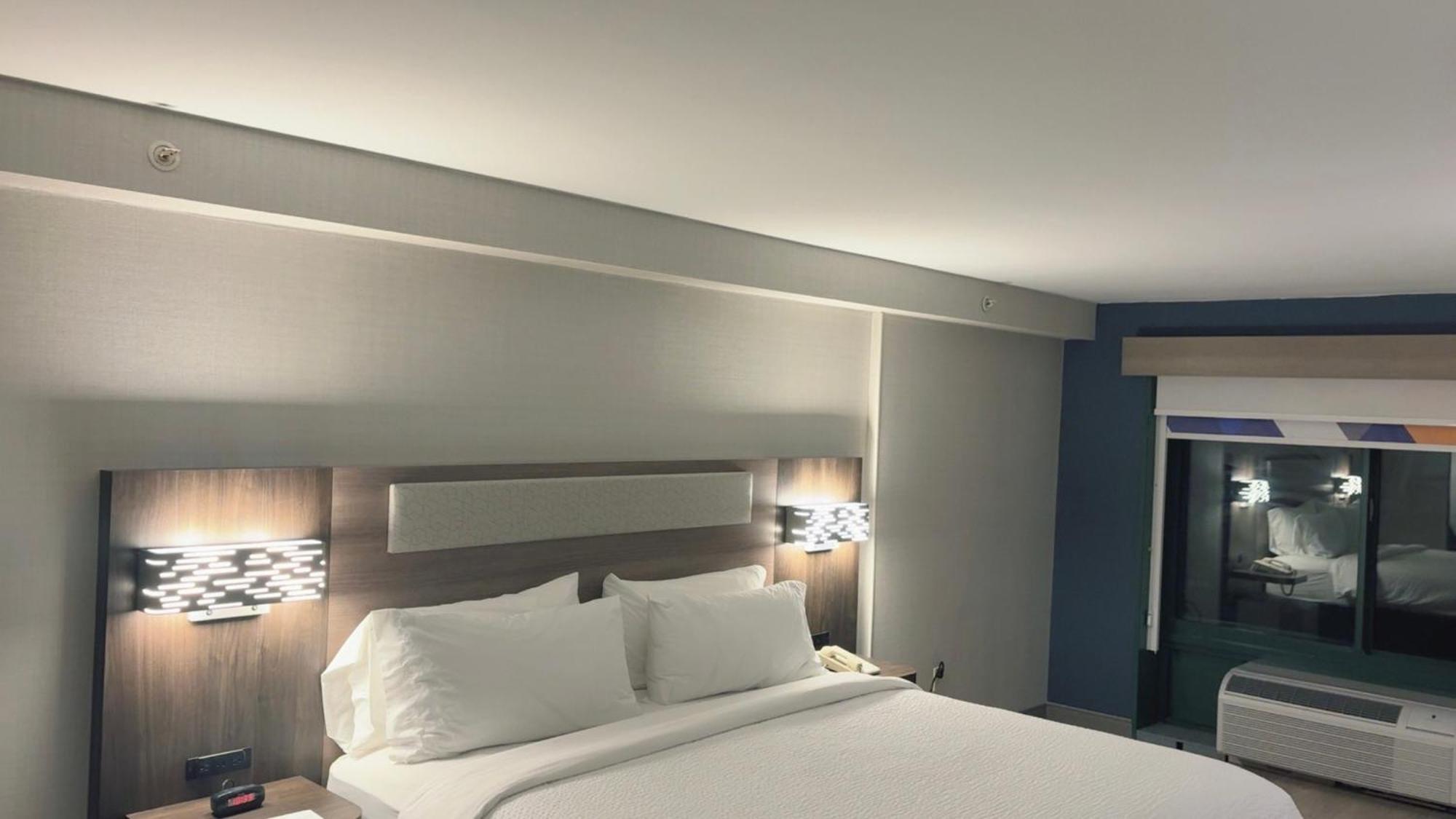 Holiday Inn Express Hotel & Suites Drums-Hazelton By Ihg Dış mekan fotoğraf