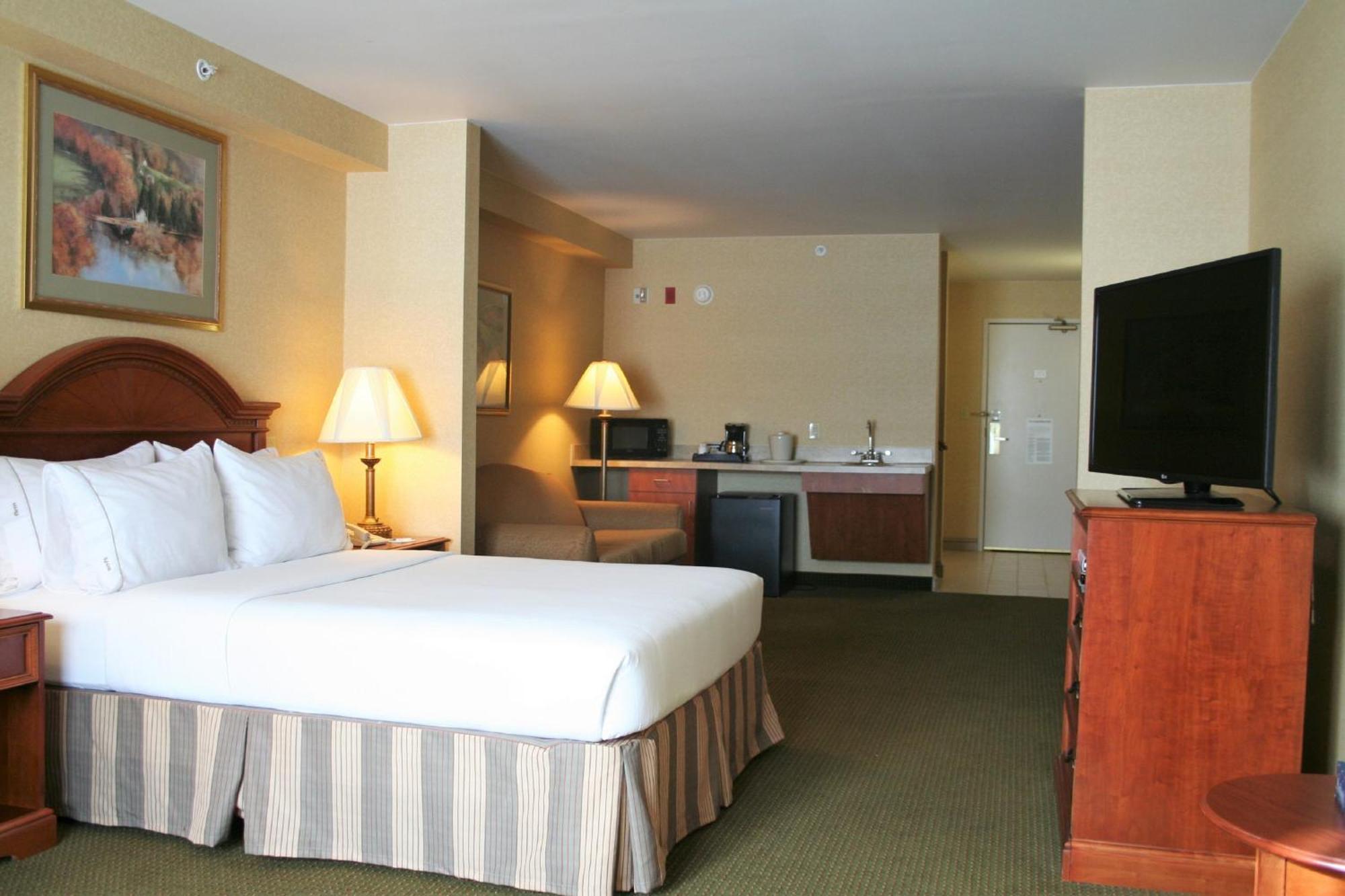 Holiday Inn Express Hotel & Suites Drums-Hazelton By Ihg Dış mekan fotoğraf